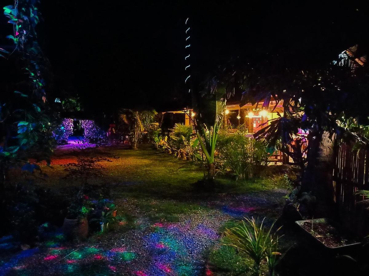 Archery-Asia Nipa Huts Moalboal Exterior foto