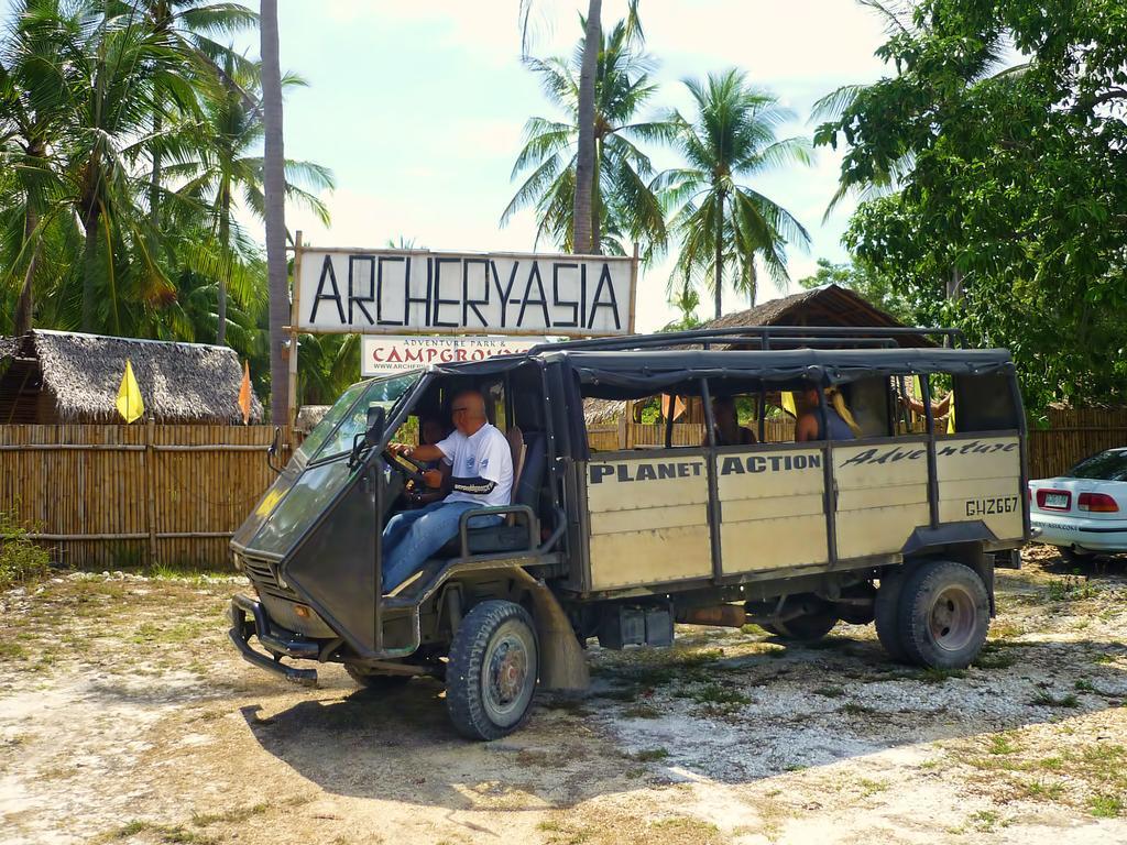 Archery-Asia Nipa Huts Moalboal Exterior foto